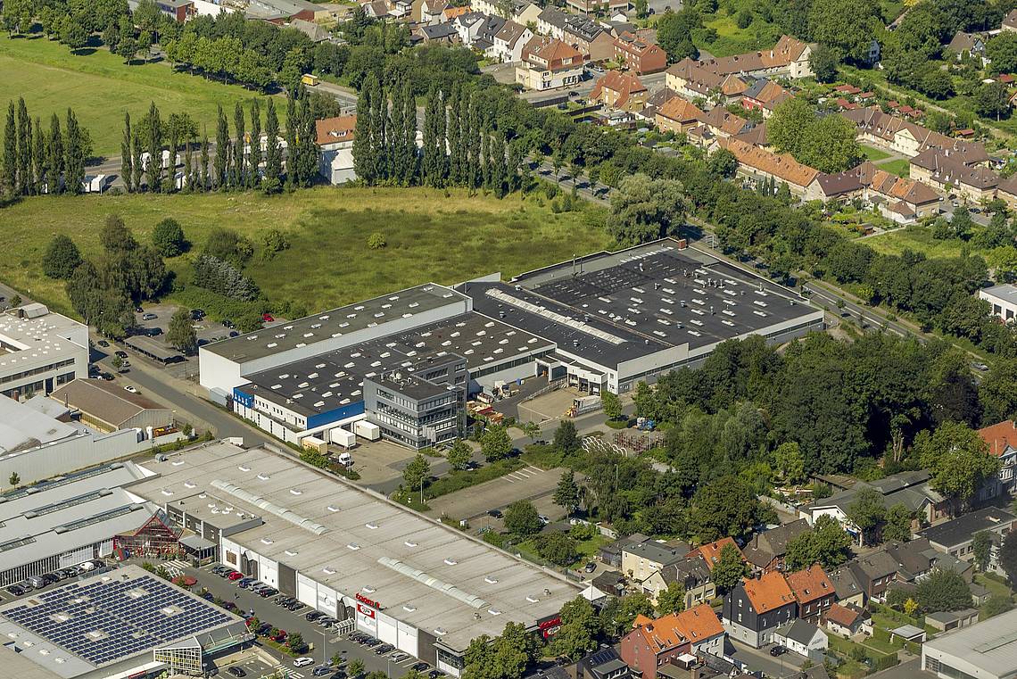 Ahlen: Mietflächen in Produktions- und Lagerhallen mit Verwaltungsgebäude